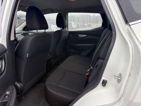 Used 2021 Nissan Rogue Sport S image 11