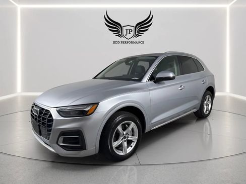 Used 2021 Audi Q5 2.0T Premium w/ Convenience Package AWD/4WD image 3