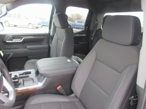 New 2026 GMC Sierra 1500 Elevation image 14