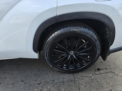 Certified 2023 Toyota Highlander XSE image 4