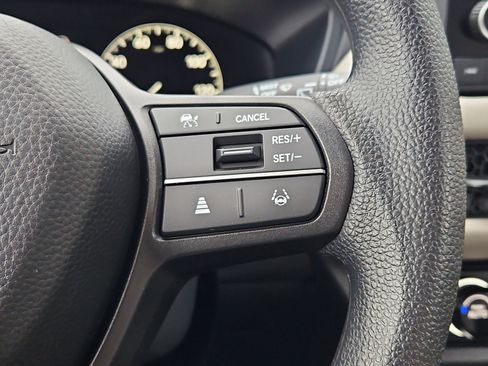 Certified 2025 Honda HR-V LX image 20