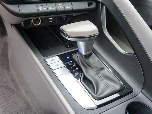 Used 2025 Hyundai Elantra Sport FWD image 15