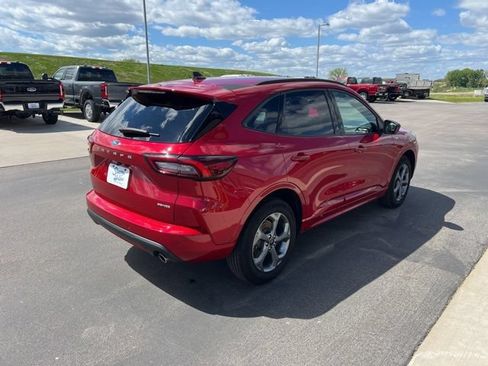 Used 2024 Ford Escape ST-Line w/ Tech Pack #1 AWD/4WD image 5