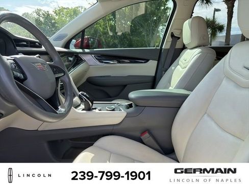 Used 2020 Cadillac XT6 Premium Luxury FWD image 12