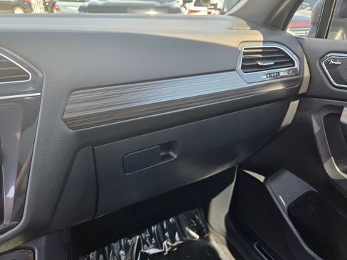 Used 2022 Volkswagen Tiguan SEL R-Line AWD/4WD image 26