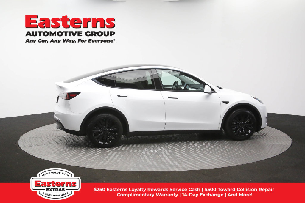 Used 2023 Tesla Model Y Long Range AWD/4WD image 41