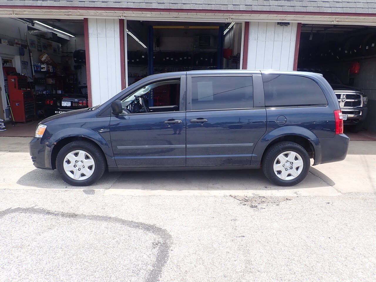 Used 2008 Dodge Grand Caravan SE FWD image 6