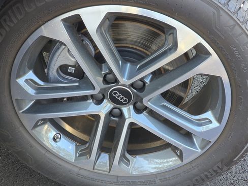 Certified 2025 Audi Q5 Premium w/ Convenience Package image 10