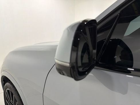 Used 2025 BMW X5 xDrive40i w/ M Sport Package AWD/4WD image 9