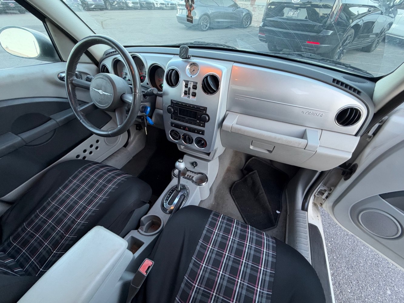 Used 2010 Chrysler PT Cruiser w/ Convenience Group FWD image 9