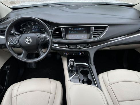Used 2018 Buick Enclave Essence AWD/4WD image 2