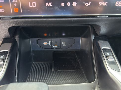 Used 2025 Kia Sorento EX AWD/4WD image 33