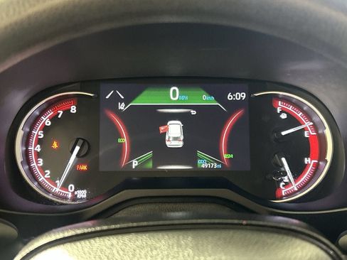 Used 2025 Toyota RAV4 XLE FWD image 15