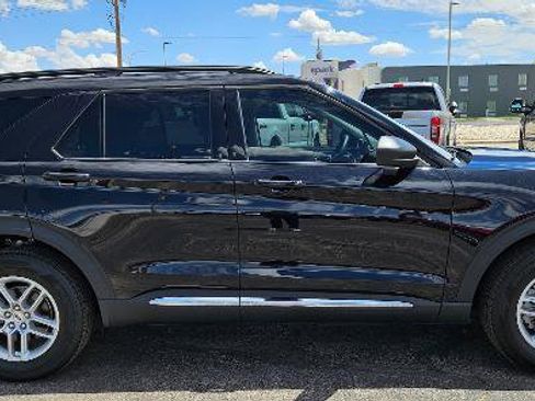 Certified 2025 Ford Explorer Active image 5