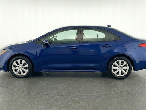 Used 2025 Toyota Corolla LE FWD image 4