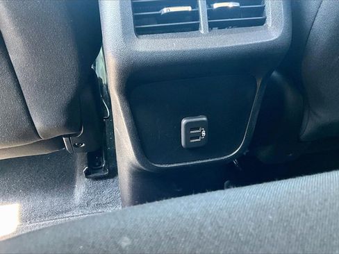 Used 2019 Chevrolet Equinox LT image 26