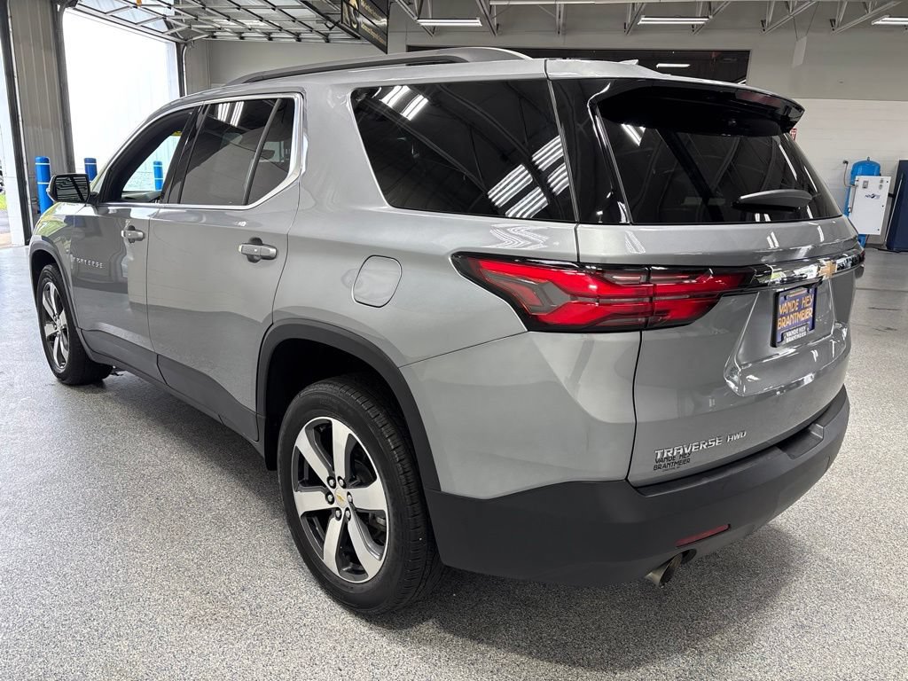 Used 2023 Chevrolet Traverse LT w/ LT Premium Package AWD/4WD image 5