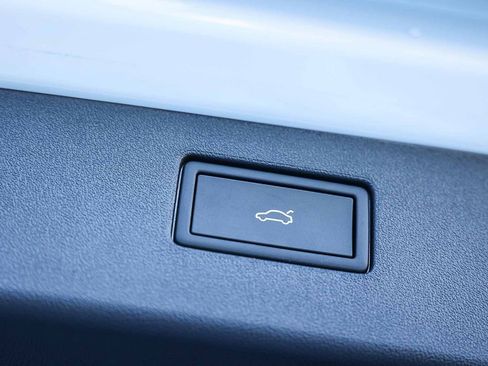 New 2026 Volkswagen Tiguan SE image 38