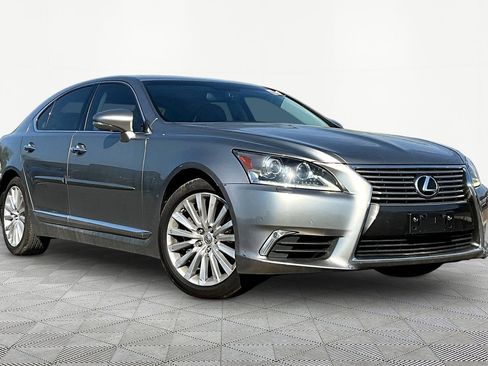 Used 2017 Lexus LS 460 AWD w/ Comfort Package image 3
