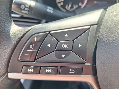 Used 2025 Nissan Altima 2.5 SV FWD image 21