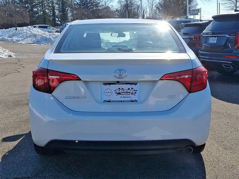 Used 2019 Toyota Corolla SE image 6