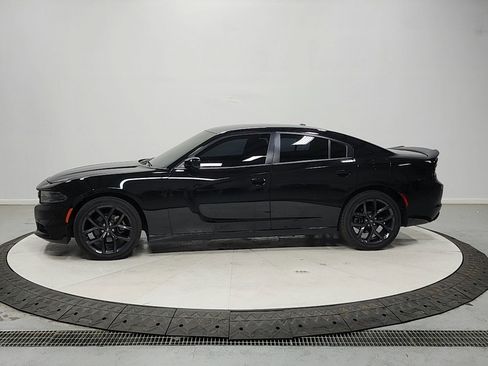 Used 2022 Dodge Charger SXT w/ Blacktop Package image 4
