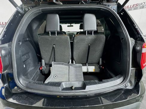 Used 2017 Ford Explorer XLT w/ Equipment Group 202A image 27