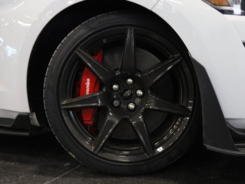 Used 2021 Ford Mustang Shelby GT500 w/ Carbon Fiber Track Pack RWD image 10