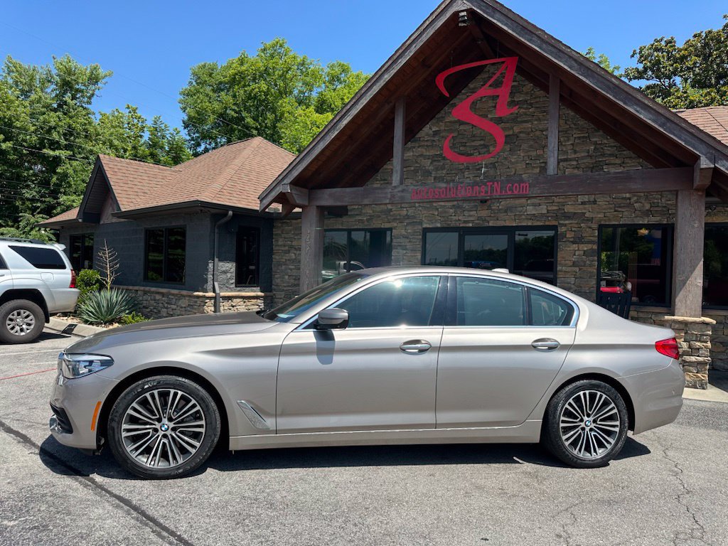 Used 2017 BMW 530i RWD image 2