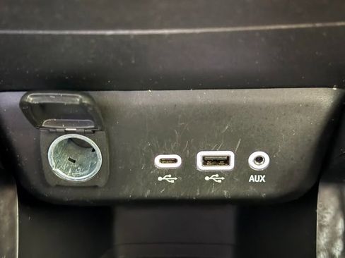 Used 2023 Chevrolet TrailBlazer RS w/ Sun and Liftgate Package image 18