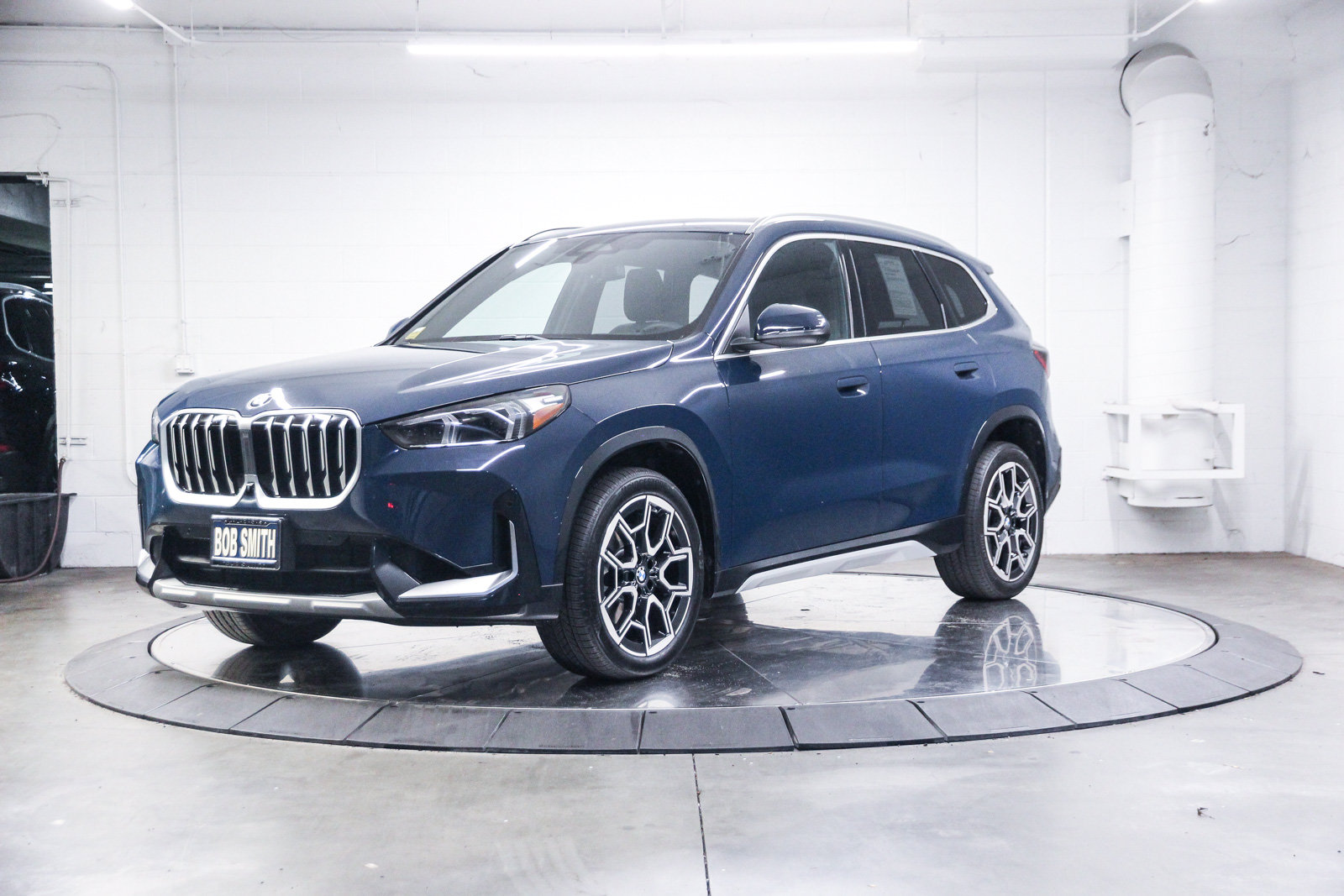 Used 2026 BMW X1 xDrive28i w/ Technology Package AWD/4WD image 3