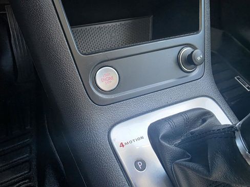 Used 2014 Volkswagen Tiguan SE image 19