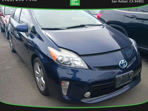 Used 2012 Toyota Prius Five FWD image 2