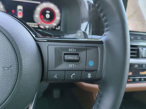 Used 2024 Nissan Pathfinder Platinum FWD image 26