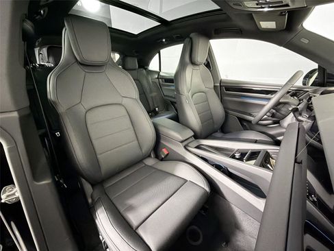 Used 2026 Porsche Macan 4 Electric AWD/4WD image 28