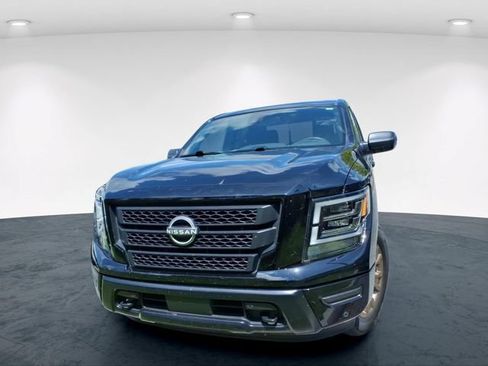 Used 2024 Nissan Titan SV w/ SV Bronze Edition Package AWD/4WD image 5