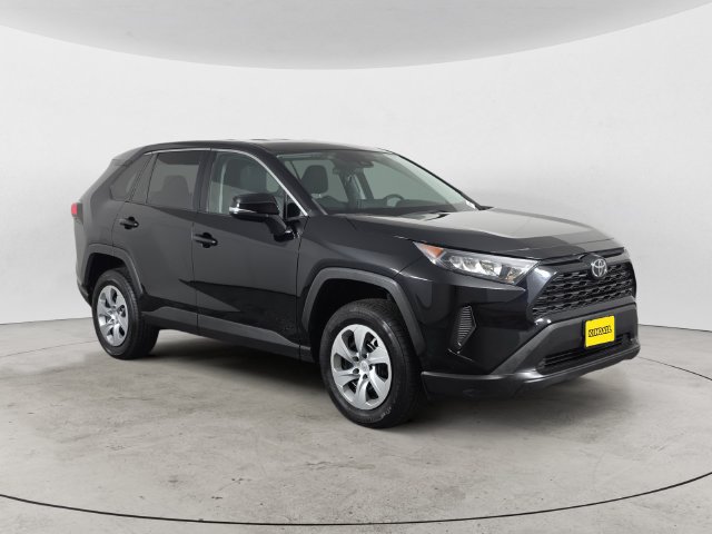 Used 2022 Toyota RAV4 LE AWD/4WD image 3