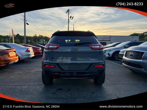 Used 2015 Jeep Cherokee Trailhawk w/ Comfort/Convenience Group image 5