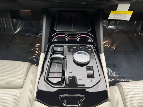 Used 2026 BMW 530i xDrive 530i xDrive w/ Premium Package image 11