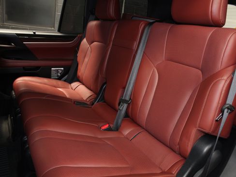 Used 2021 Lexus LX 570 4WD w/ Sport Package image 44