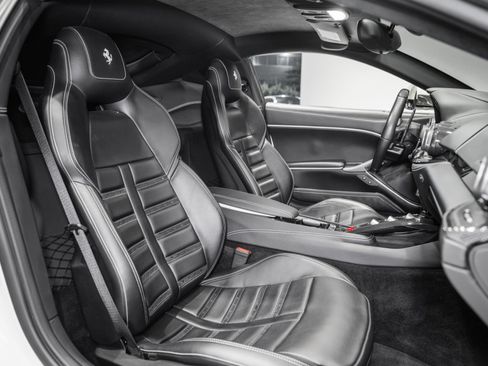 Used 2017 Ferrari F12 Berlinetta RWD image 24