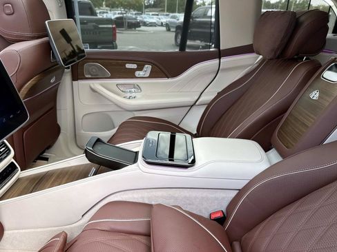 Certified 2026 Mercedes-Benz Maybach GLS 600 4MATIC image 15