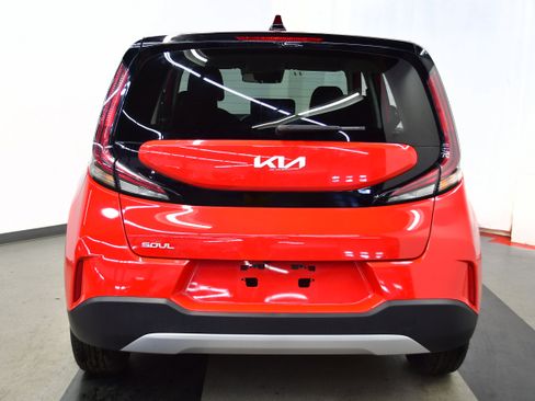Used 2025 Kia Soul LX w/ LX Technology Package image 6