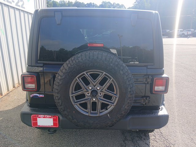 Used 2024 Jeep Wrangler Unlimited Sport AWD/4WD image 4