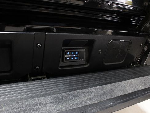 Used 2024 GMC Sierra 2500 AT4X image 17