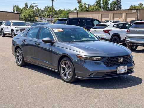 Used 2023 Honda Accord EX image 5