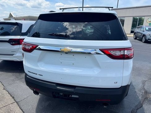 Used 2020 Chevrolet Traverse LT w/ Driver Confidence II Package AWD/4WD image 3