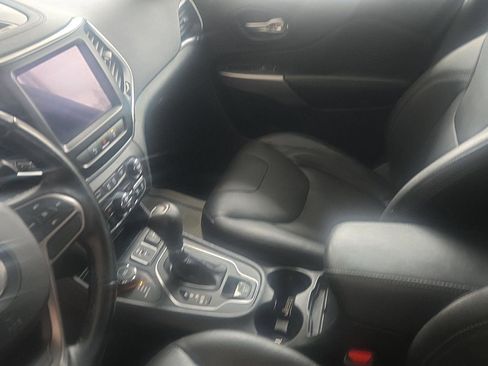 Used 2021 Jeep Cherokee Latitude Lux w/ Comfort/Convenience Group image 17