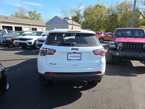 New 2026 Jeep Compass Latitude image 18
