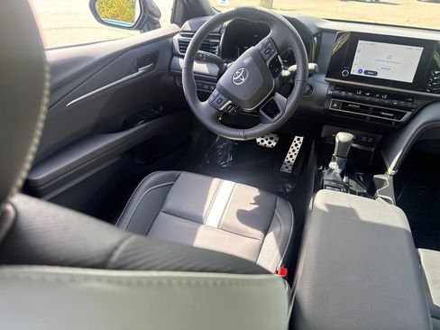 Certified 2025 Toyota Camry SE image 25